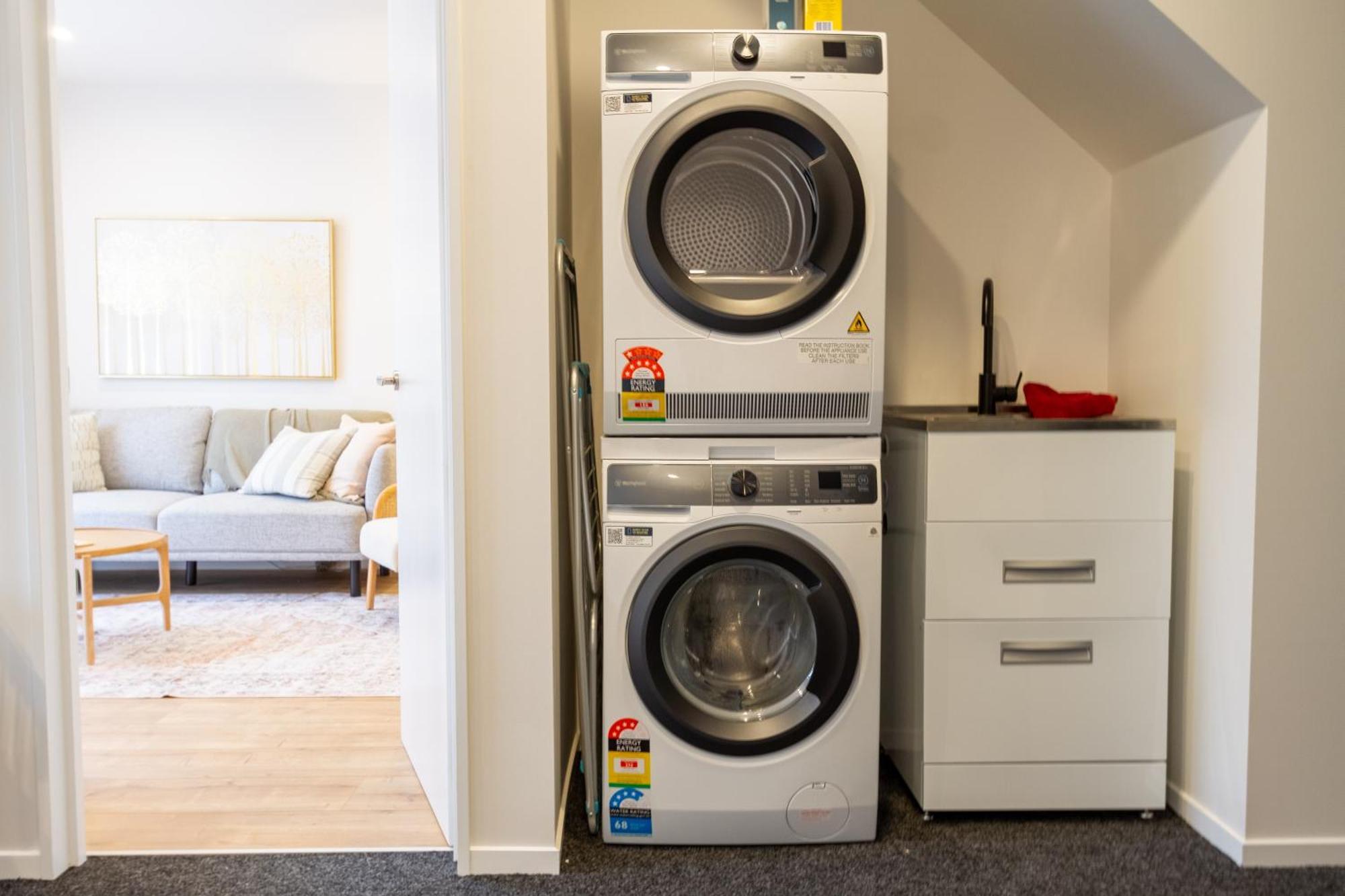 Stylish 3 Bedroom Home In Prime City With Garage Christchurch Eksteriør bilde