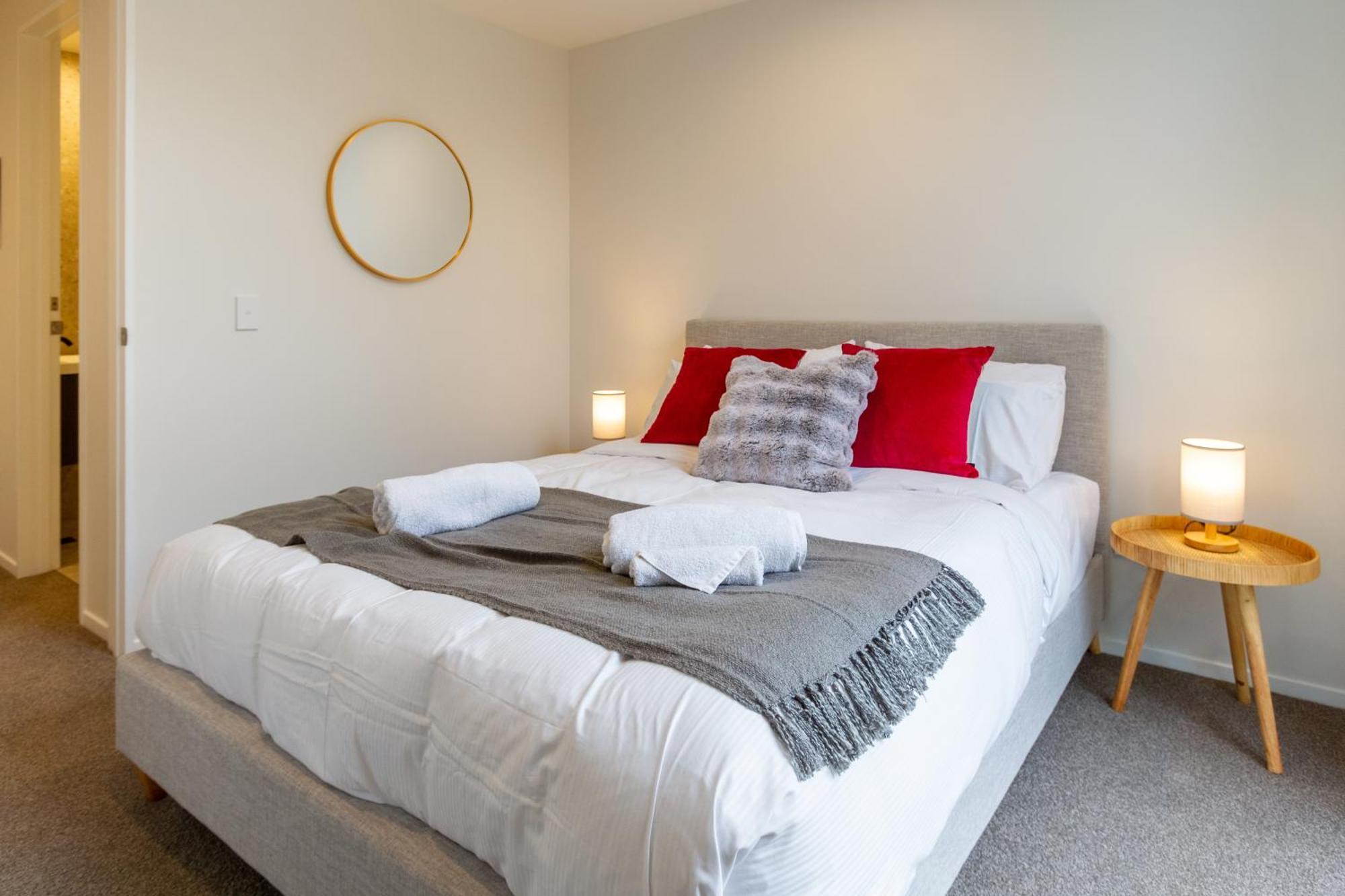 Stylish 3 Bedroom Home In Prime City With Garage Christchurch Eksteriør bilde