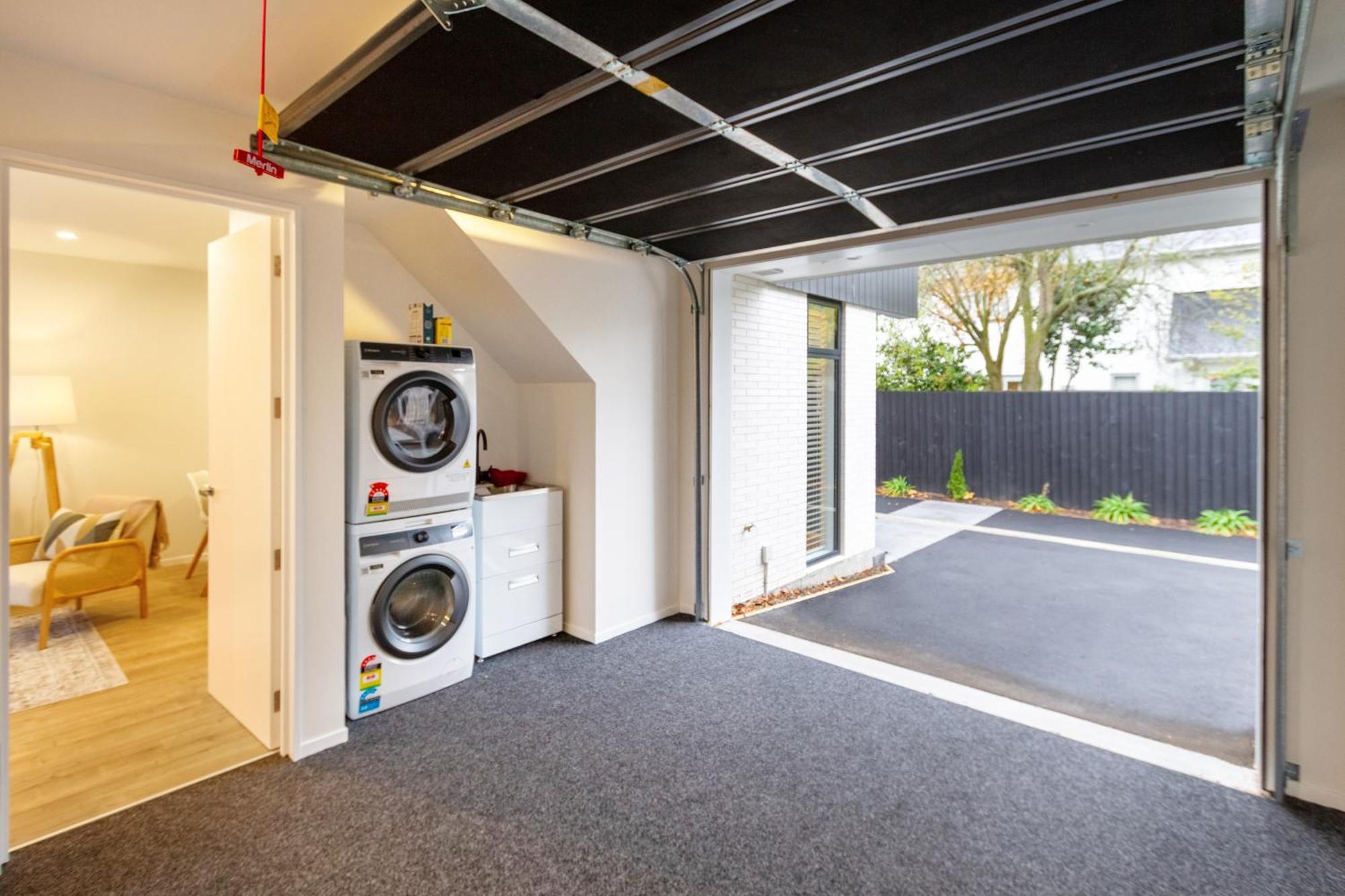 Stylish 3 Bedroom Home In Prime City With Garage Christchurch Eksteriør bilde