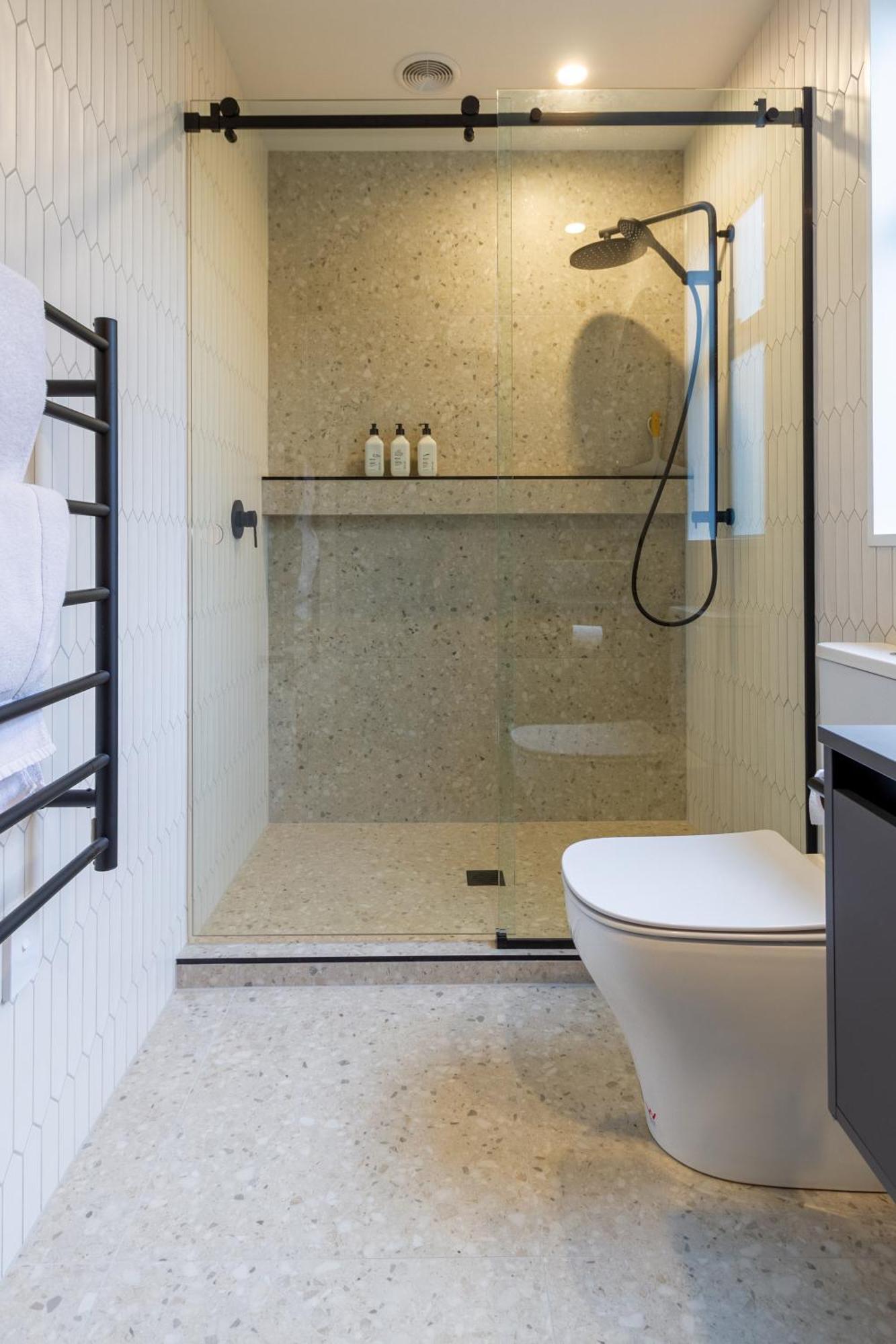 Stylish 3 Bedroom Home In Prime City With Garage Christchurch Eksteriør bilde