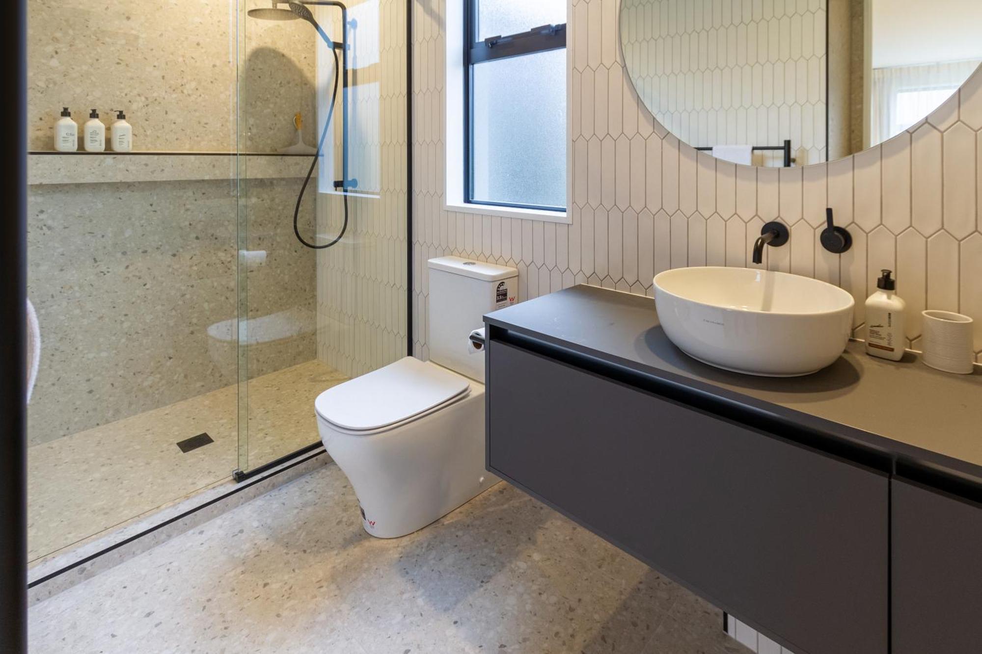 Stylish 3 Bedroom Home In Prime City With Garage Christchurch Eksteriør bilde
